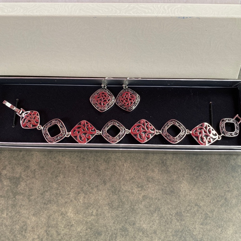Lia Sophia Shepherd Hook Filigree Earrings With Matching Bracelet - Picture 1 of 2